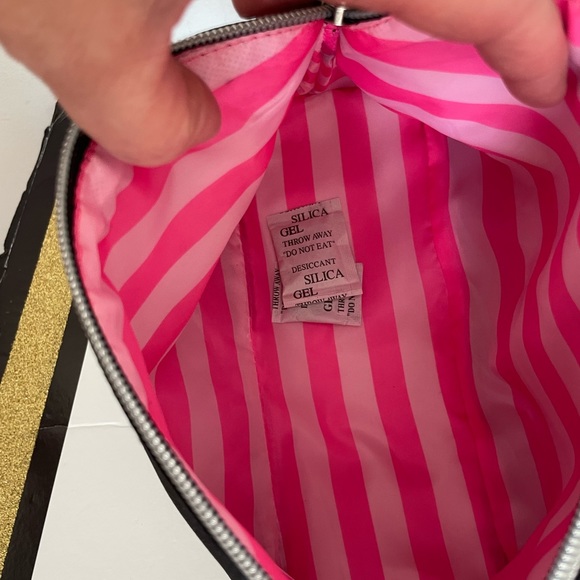 NWT bundle Victoria Secret tote bag and cosmetic bag - Picture 16 of 16